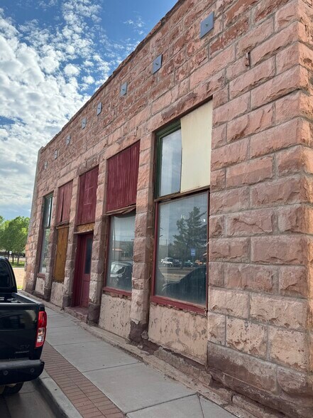 109 Kinsley ave, Winslow, AZ à vendre - Photo de l’immeuble – Image 3 sur 12