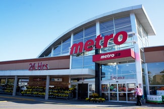 Plus de détails pour 243 King St E, Bowmanville, ON - Local commercial à louer