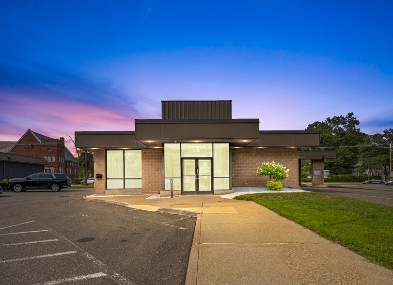 596 South St, Holyoke, MA à vendre - Photo de l’immeuble – Image 2 sur 21