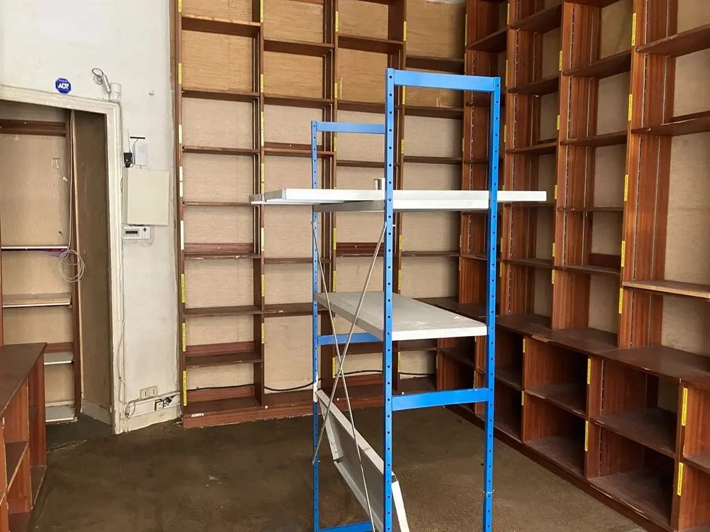 Local commercial dans Paris à vendre Photo intérieure– Image 1 sur 8