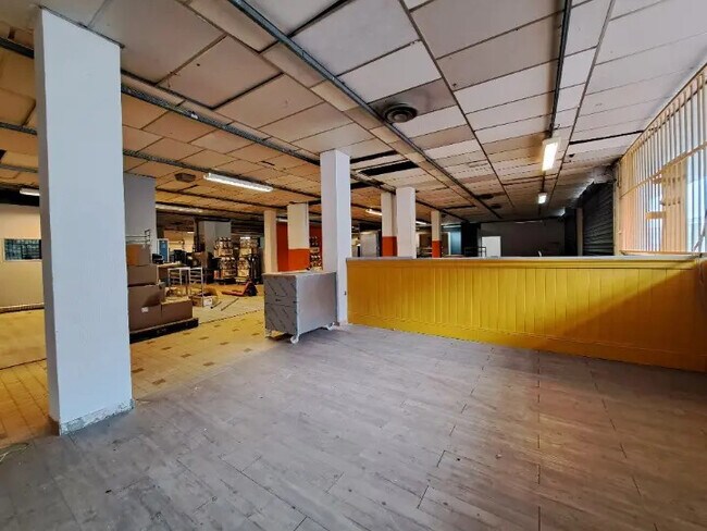 Plus de détails pour Local commercial à vendre