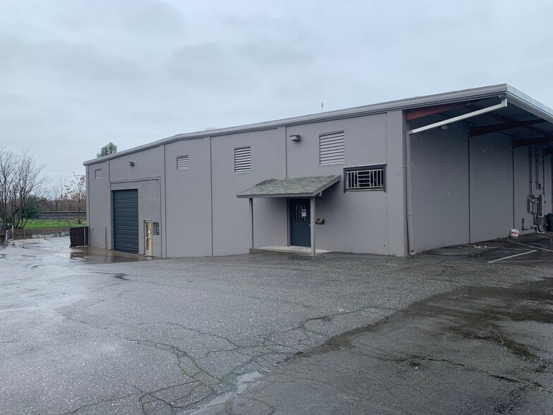 1950 Kitrick Ave, Oroville, CA à vendre - Photo de l’immeuble – Image 1 sur 29