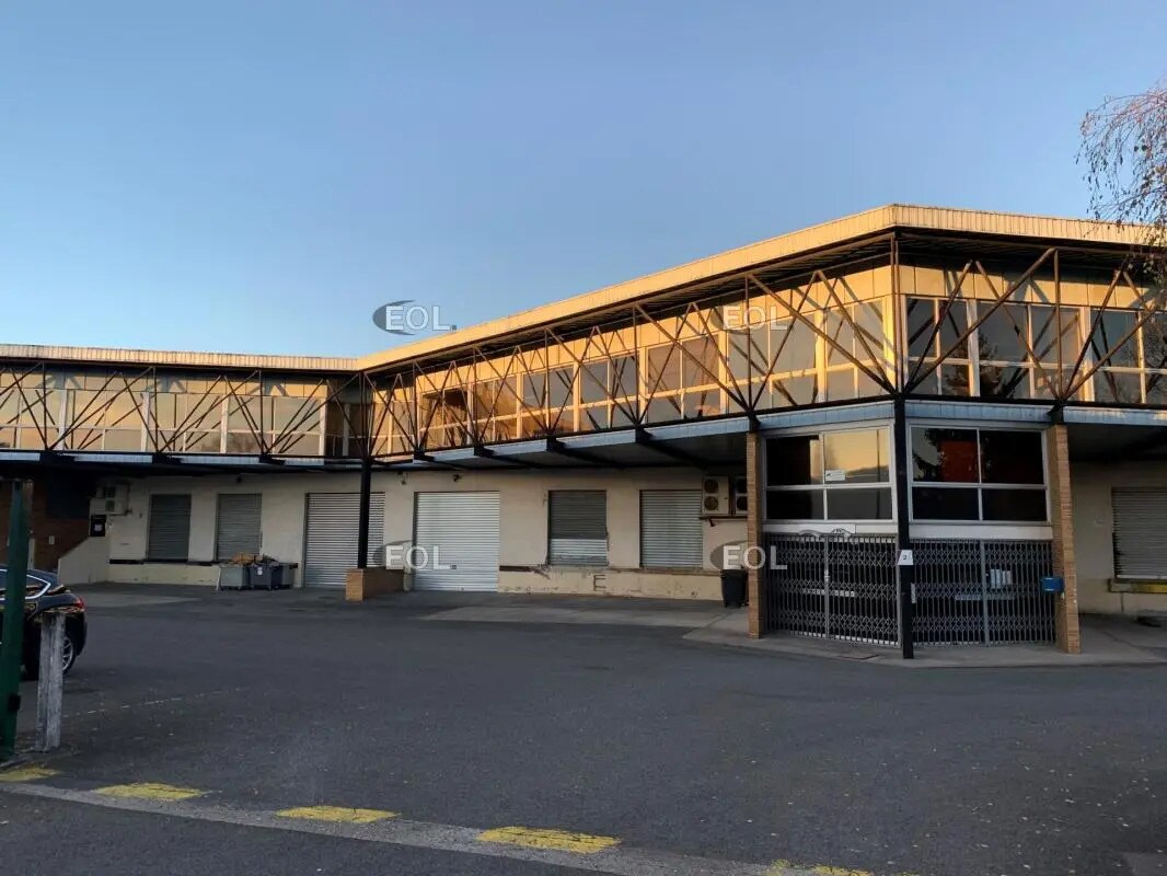 Industriel/Logistique dans Morangis à louer Photo de l’immeuble– Image 1 sur 7