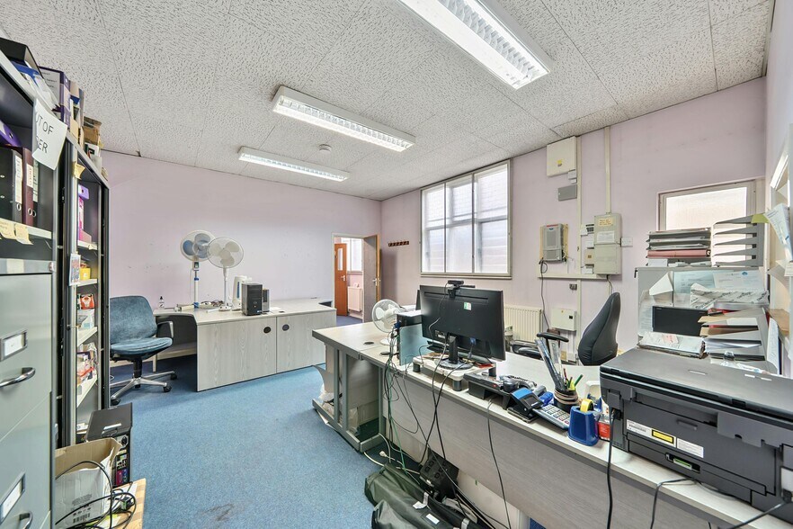 23 Ravenshurst Ave, Londres à vendre - Photo de l’immeuble – Image 3 sur 9