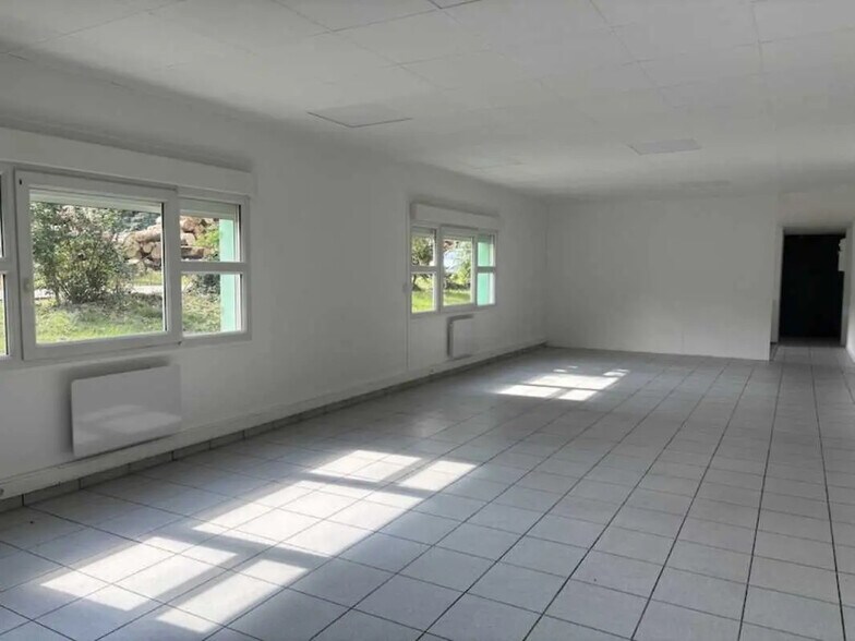 Bureau dans La Talaudière à louer - Photo intérieure – Image 1 sur 5