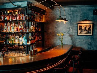 Plus de détails pour Local commercial à louer