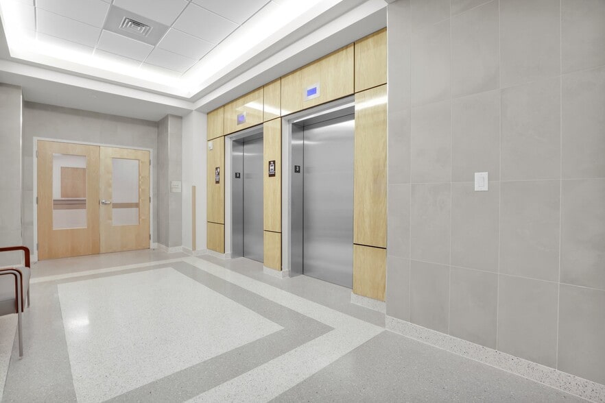 Memorial Health Medical Campus, Metts Dr, Savannah, GA à louer - Hall d’entrée – Image 3 sur 25