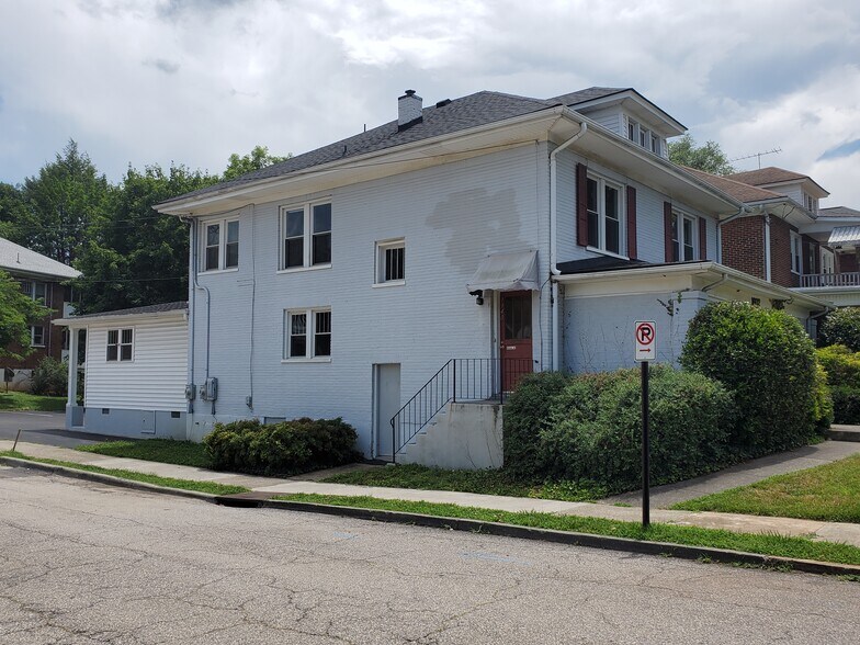 1602 Grandin Rd SW, Roanoke, VA à vendre - Photo de l’immeuble – Image 3 sur 42