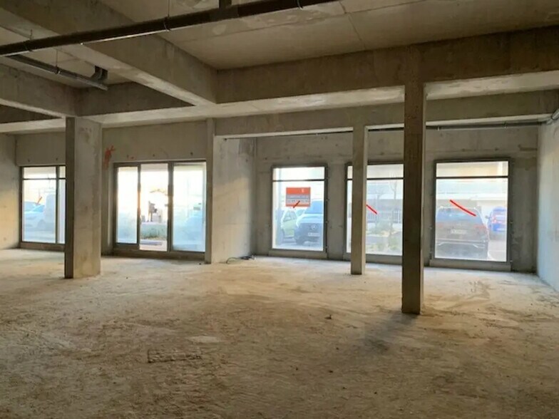 Local commercial dans Avignon à vendre - Photo intérieure – Image 1 sur 11