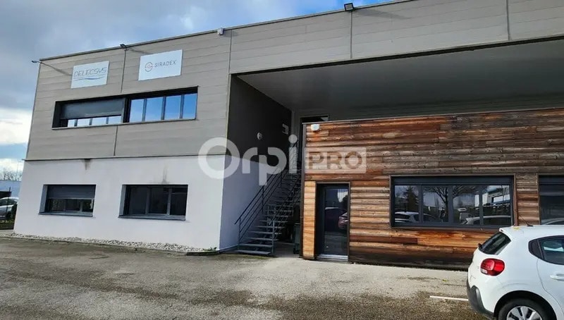 115 Rue Gustave Eiffel, Meyzieu à louer - Photo de l’immeuble – Image 2 sur 9