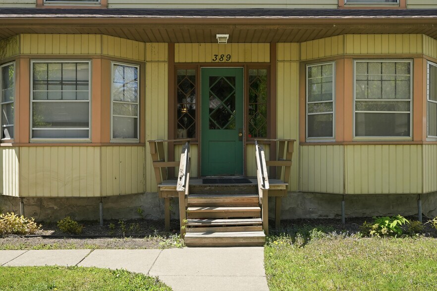 389 Maple St, Saint Paul, MN à vendre - Photo de l’immeuble – Image 2 sur 14