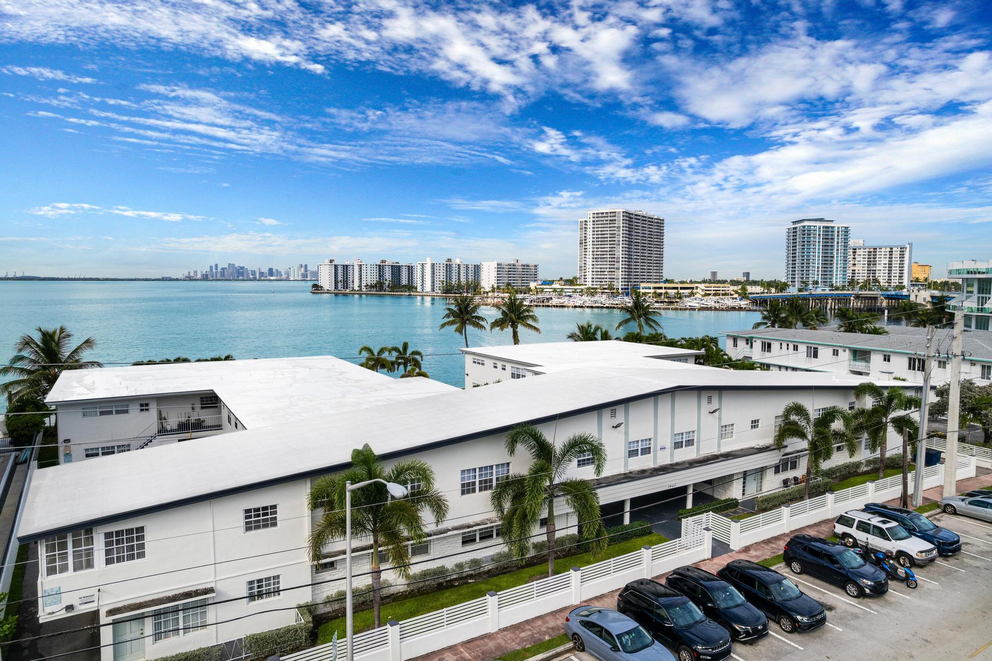 1940 Bay Dr, Miami, FL à vendre Photo de l’immeuble– Image 1 sur 9