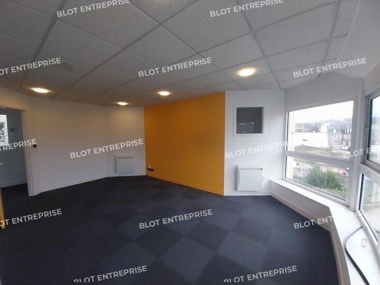 Bureau dans Pontivy à louer - Photo intérieure – Image 2 sur 7