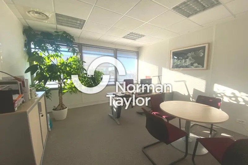 Bureau dans Montpellier à louer - Photo de l’immeuble – Image 1 sur 24