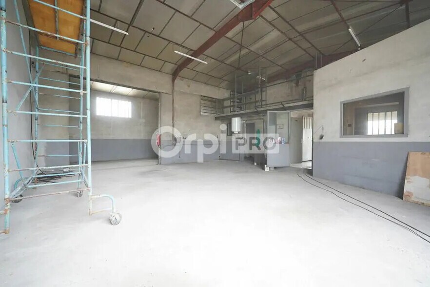 Bureau dans Charvieu-Chavagneux à louer - Photo de l’immeuble – Image 1 sur 7