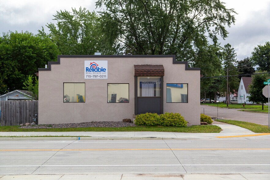 635 Fairfax St, Altoona, WI à vendre - Photo principale – Image 1 sur 16