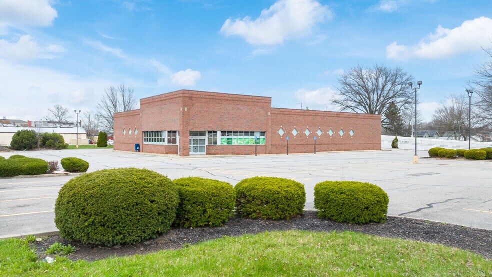 222 S Main St, Orrville, OH à vendre - Photo de l’immeuble – Image 1 sur 13