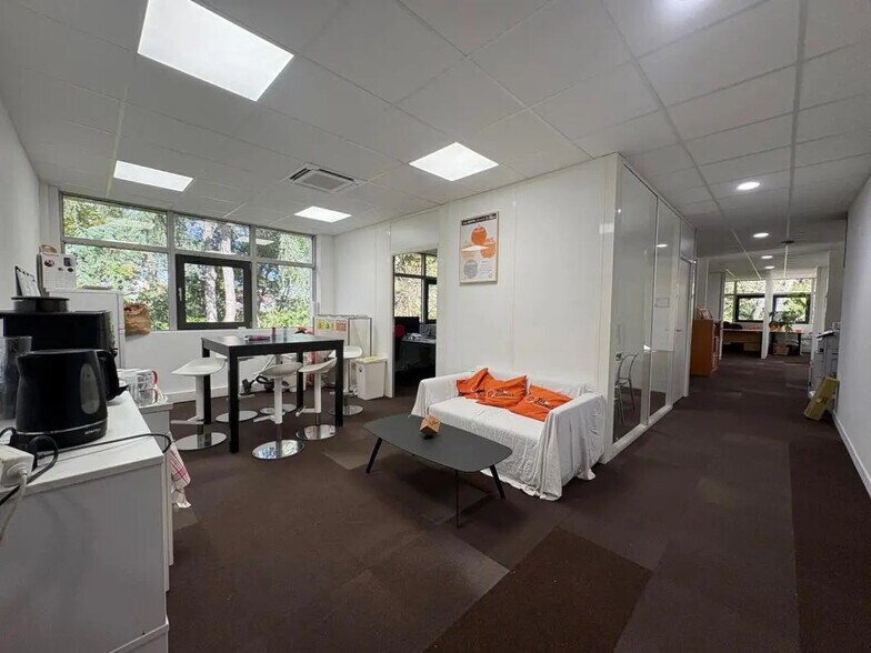 Bureau dans Nantes à louer - Photo de l’immeuble – Image 2 sur 11