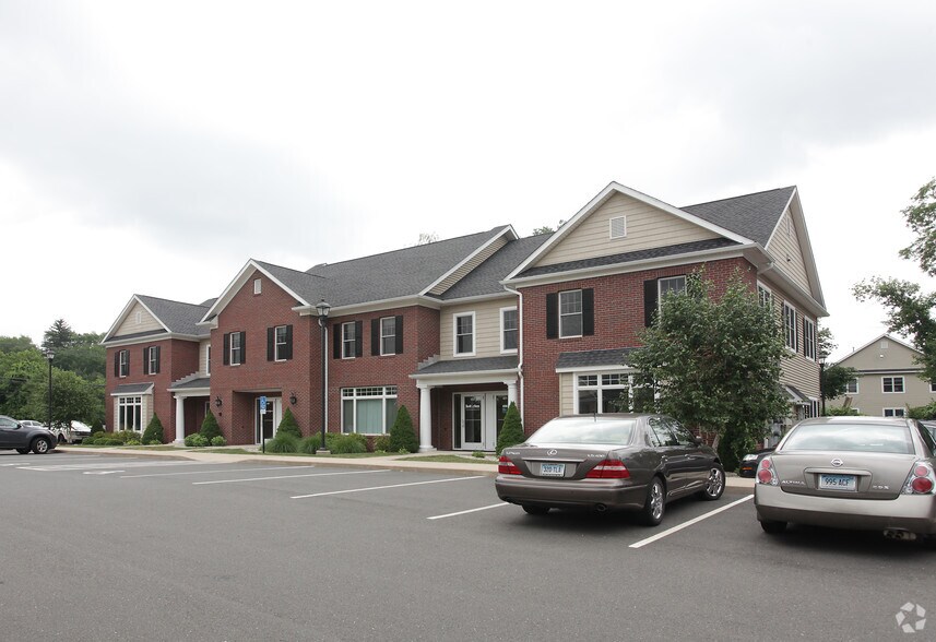 225 Oakland Rd, South Windsor, CT à louer - Photo de l’immeuble – Image 1 sur 6
