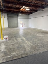 1813 E Dyer Rd, Santa Ana, CA à louer Photo intérieure– Image 2 sur 3