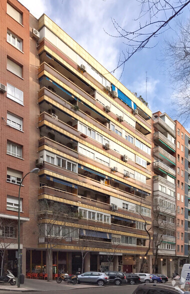 Bureau dans Madrid, Madrid à louer - Photo de l’immeuble – Image 2 sur 2
