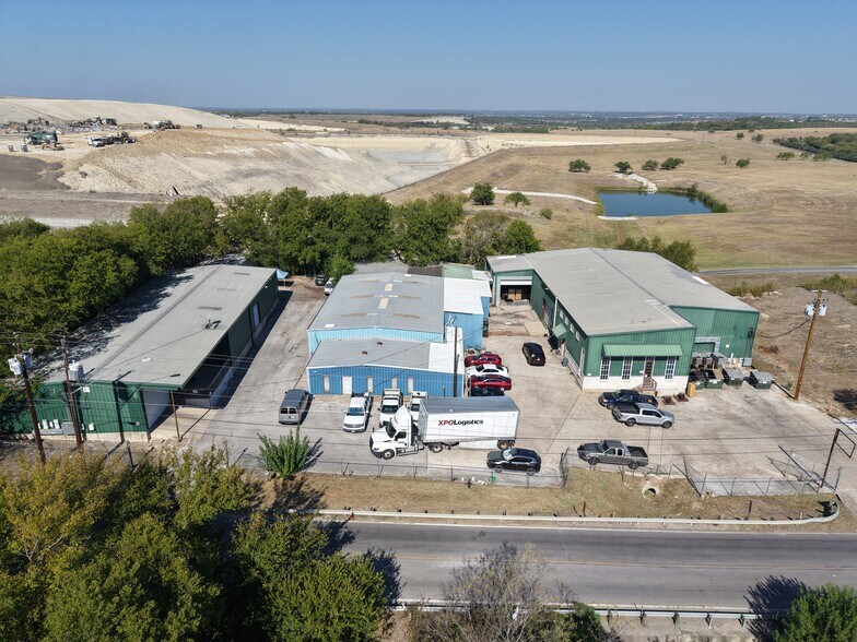 11400 Old Lockhart Rd, Austin, TX à vendre - Photo de l’immeuble – Image 2 sur 8