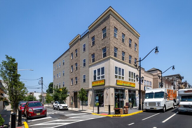 Plus de détails pour 4401 Bergenline Ave, Union City, NJ - Logement à vendre