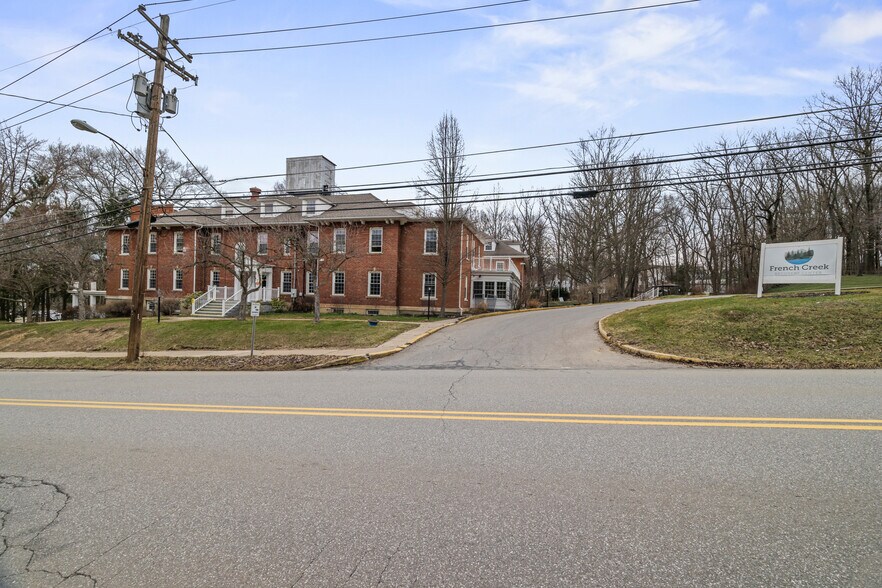 535 Williamson Rd, Meadville, PA à vendre - Photo de l’immeuble – Image 2 sur 45