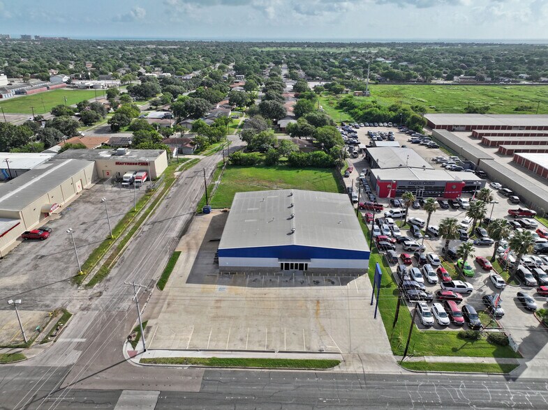 6130 S Padre Island Dr, Corpus Christi, TX à louer - Photo de l’immeuble – Image 3 sur 8
