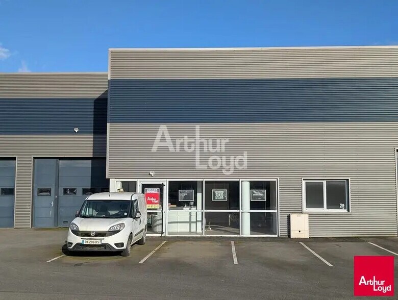 Local d'activités dans Pacé à vendre - Photo de l’immeuble – Image 1 sur 6