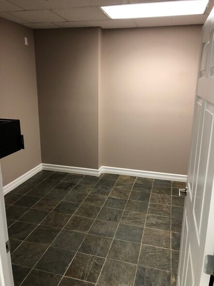 138 18th Ave SE, Calgary, AB à vendre - Photo intérieure – Image 3 sur 25