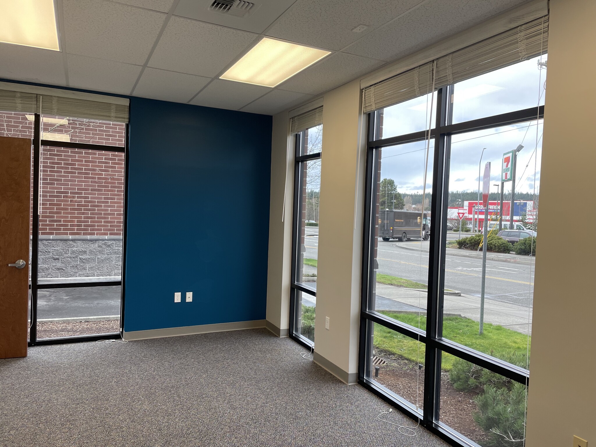 32650 State Route 20, Oak Harbor, WA à louer Photo intérieure– Image 1 sur 1