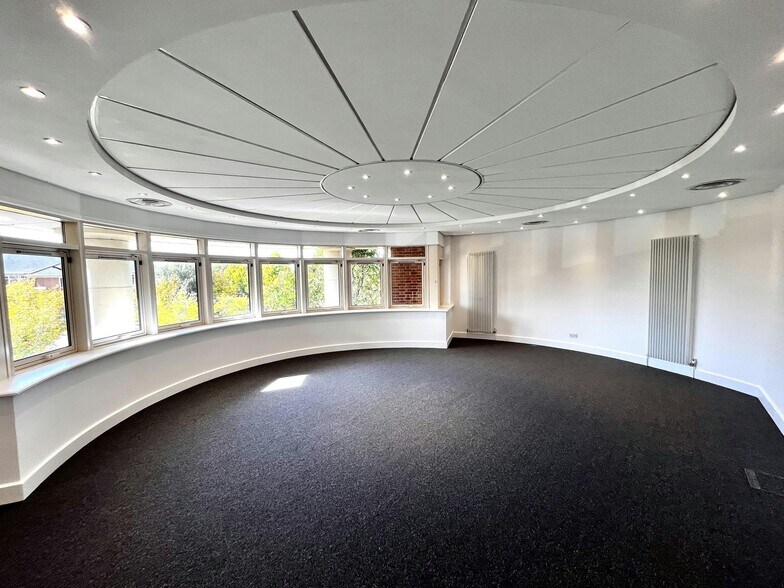 Cams Hl, Fareham à louer - Photo de l’immeuble – Image 2 sur 18