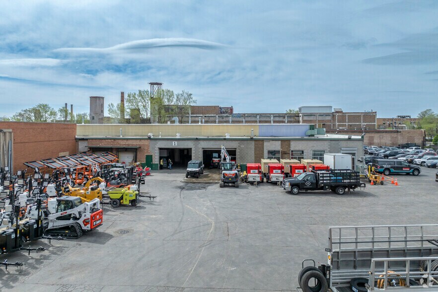 1031-1033 N Cicero Ave, Chicago, IL à louer - Photo de l’immeuble – Image 2 sur 5