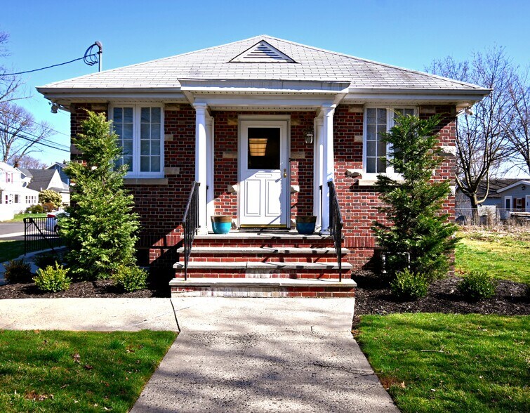 1790 Front St, Scotch Plains, NJ à vendre - Photo principale – Image 2 sur 19