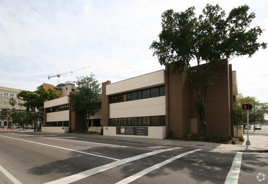 1205 W Manatee Ave, Bradenton, FL à louer - Photo de l’immeuble – Image 1 sur 7