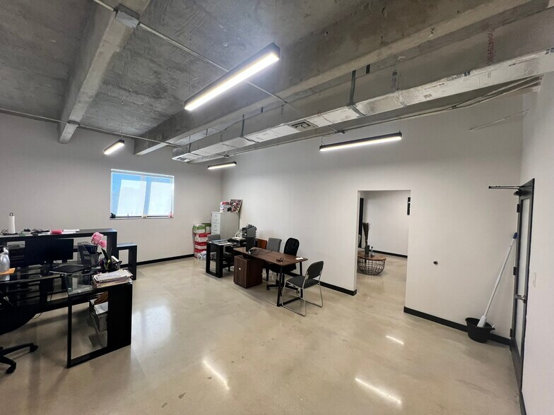 1730 SW 57th Ave, Miami, FL à louer - Photo de l’immeuble – Image 1 sur 14