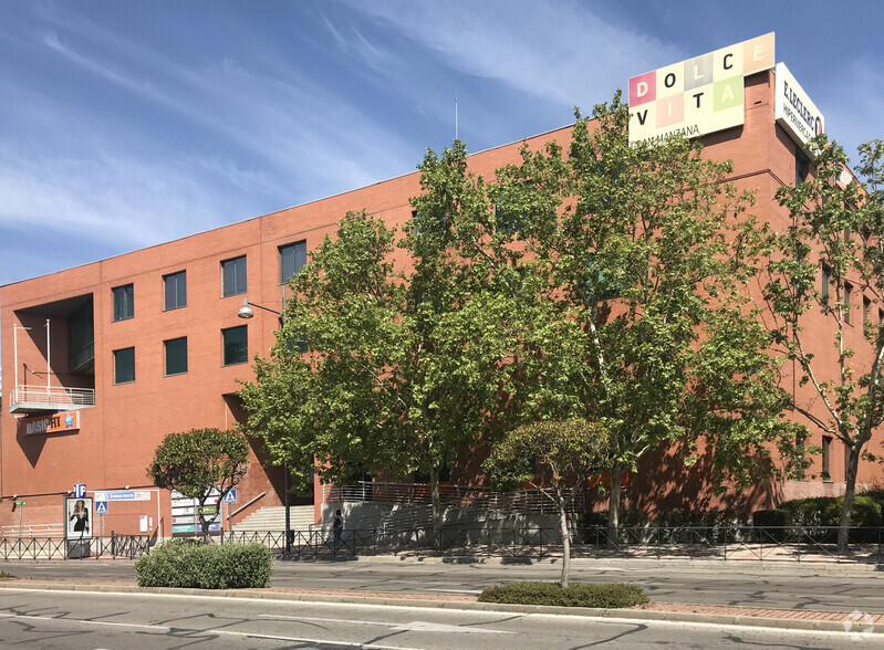 Avenida de España, 17, Alcobendas, Madrid à vendre - Photo de l’immeuble – Image 2 sur 2