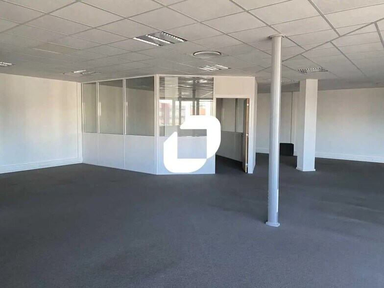 Bureau dans Pessac à louer - Photo de l’immeuble – Image 3 sur 9