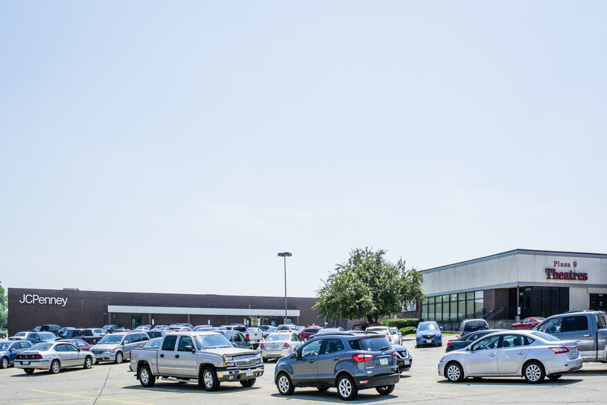 2500 S Center St, Marshalltown, IA à louer - Photo de l’immeuble – Image 2 sur 5
