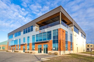 Plus de détails pour 1027 Boul Des Entreprises, Terrebonne, QC - Local d'activités à louer