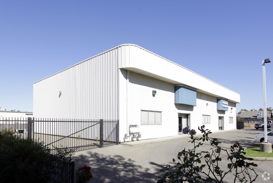 4045 California Ave, Carmichael, CA à louer - Photo de l’immeuble – Image 2 sur 2