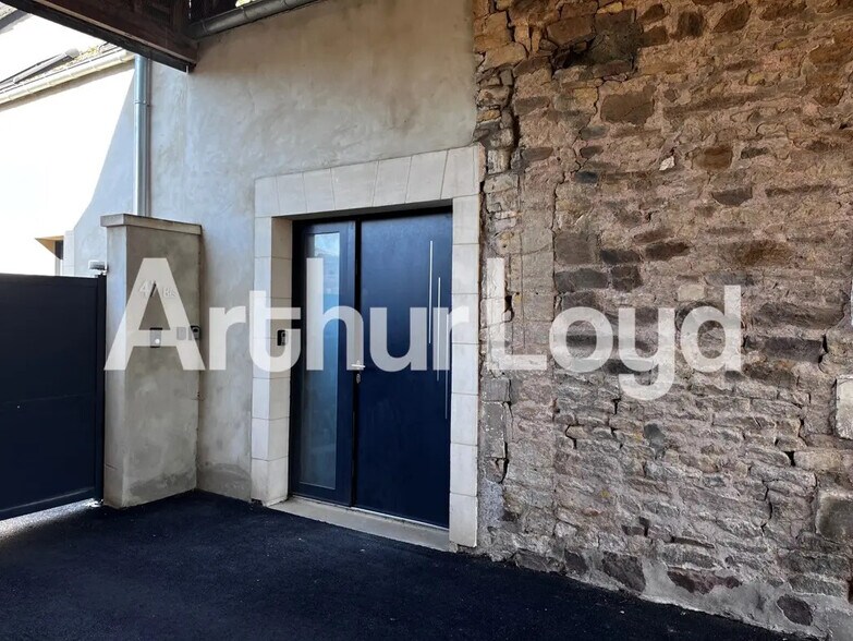 Bureau dans Tourville-sur-Odon à louer - Photo de l’immeuble – Image 1 sur 4