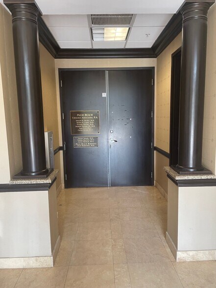 3347 State Road 7, Wellington, FL à vendre - Photo de l’immeuble – Image 2 sur 22