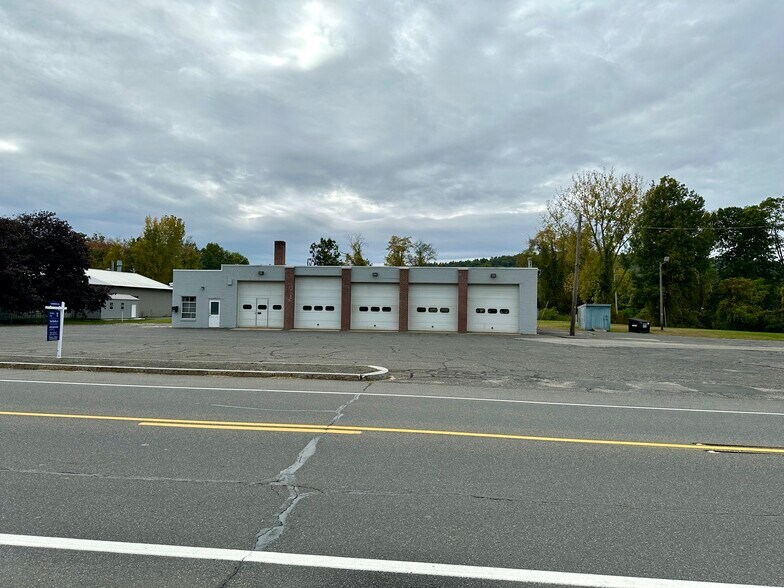 1955 N Main St, Sheffield, MA à vendre - Photo de l’immeuble – Image 2 sur 11
