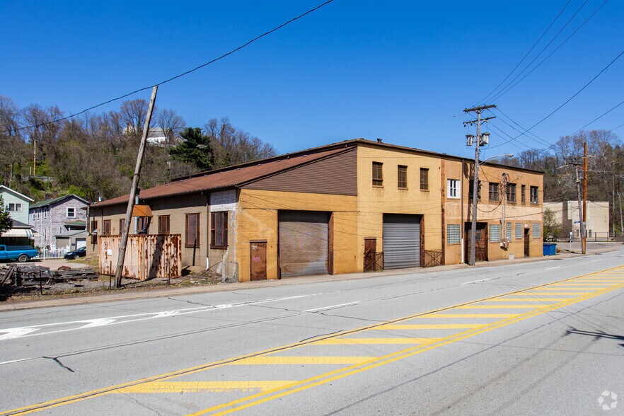 2121 5th Ave, McKeesport, PA à vendre - Photo principale – Image 1 sur 3