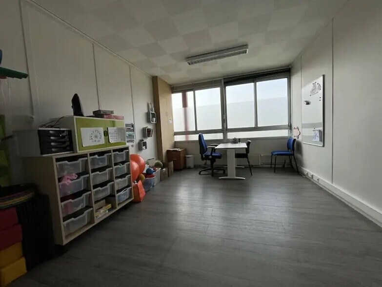Bureau dans Compiègne à louer - Photo intérieure – Image 3 sur 9