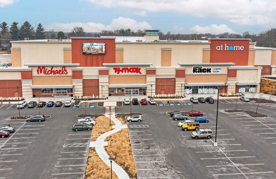 1067 W Baltimore Pike, Media, PA à louer - Photo de l’immeuble – Image 3 sur 10