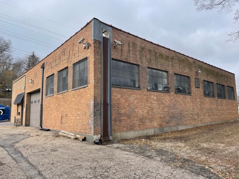 565 N State St, Elgin, IL à louer - Photo de l’immeuble – Image 2 sur 3