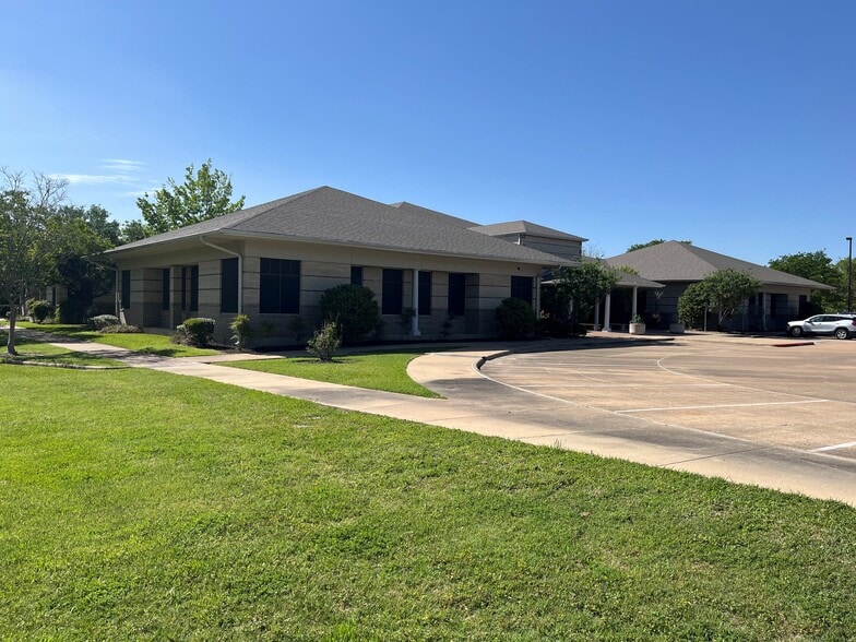 150 Venture Dr, College Station, TX à louer - Photo de l’immeuble – Image 3 sur 12